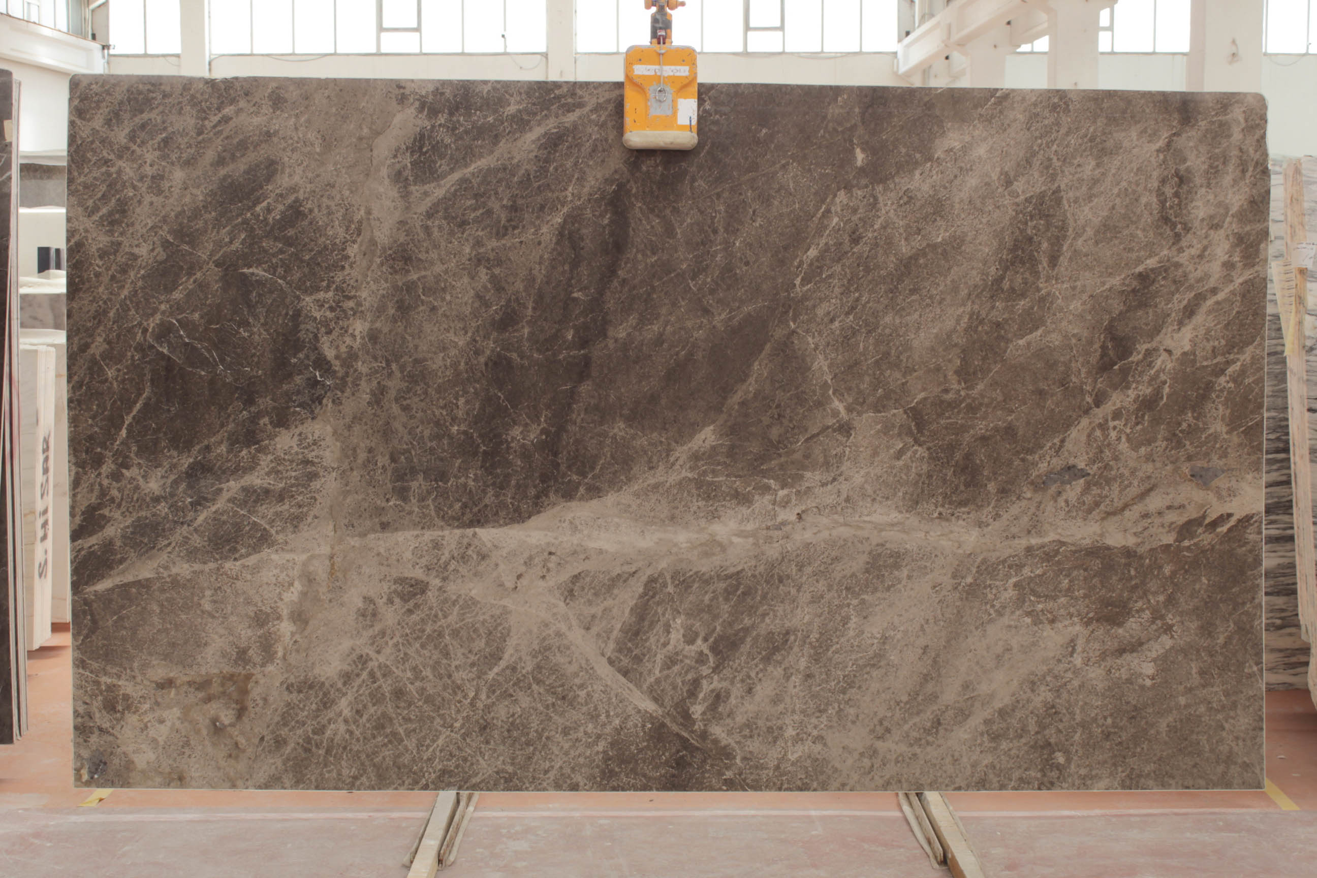 BLACK OLIVE 2 CM POLISHED  