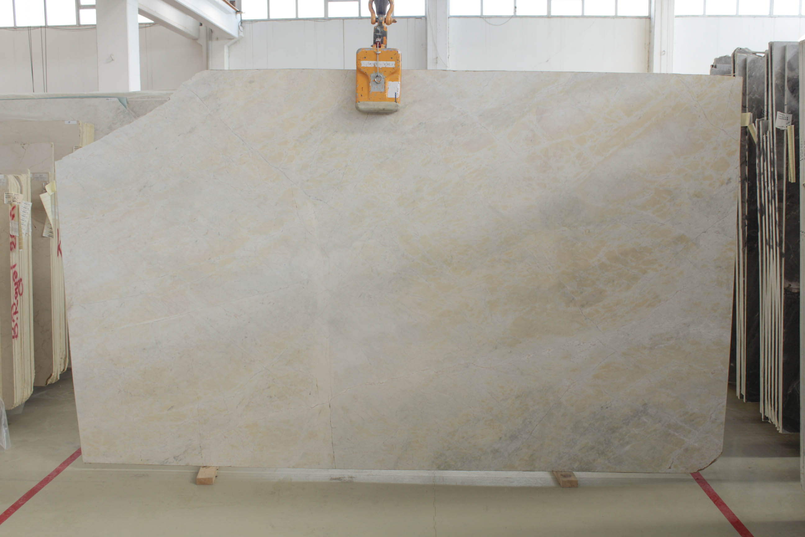 GOLDEN DOLOMITE 2 CM POLISHED