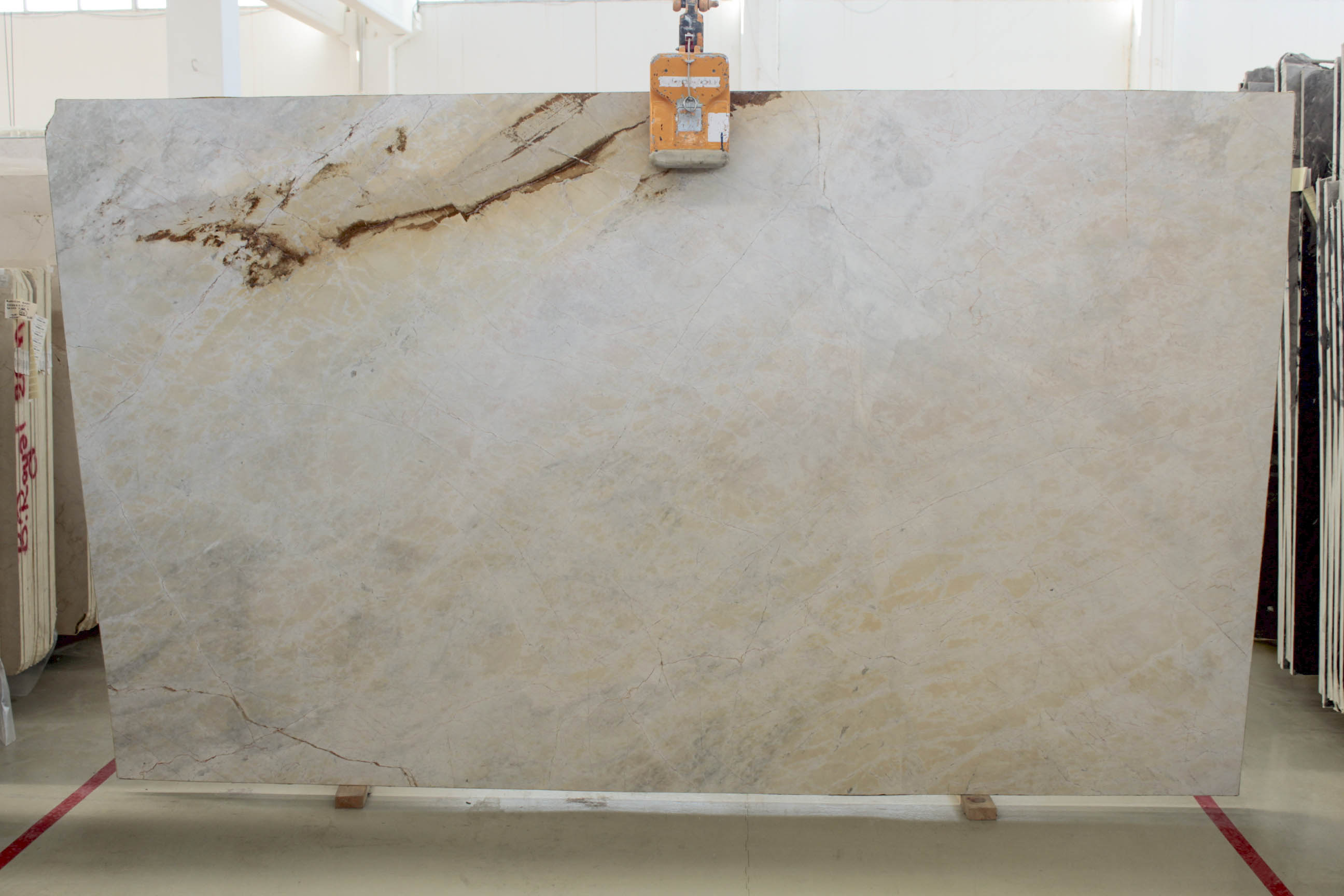 GOLDEN DOLOMITE 2 CM POLISHED