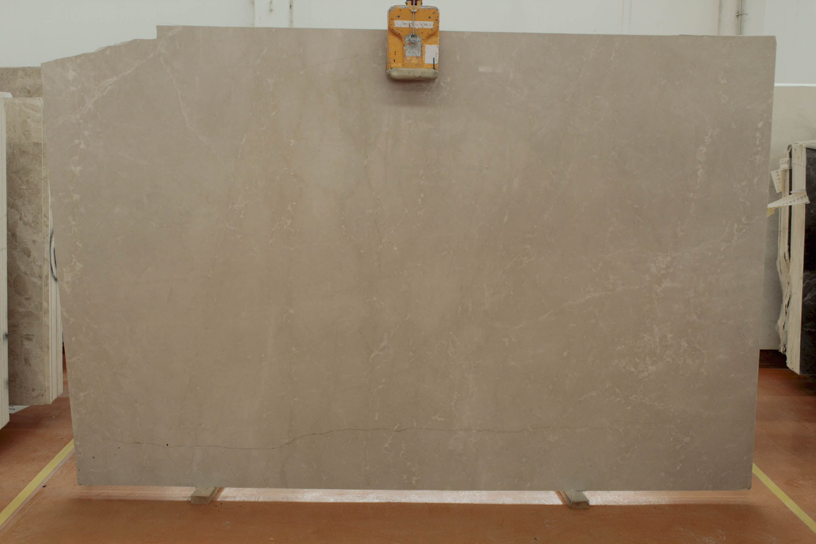 HUROK CREAM 2 CM POLISHED