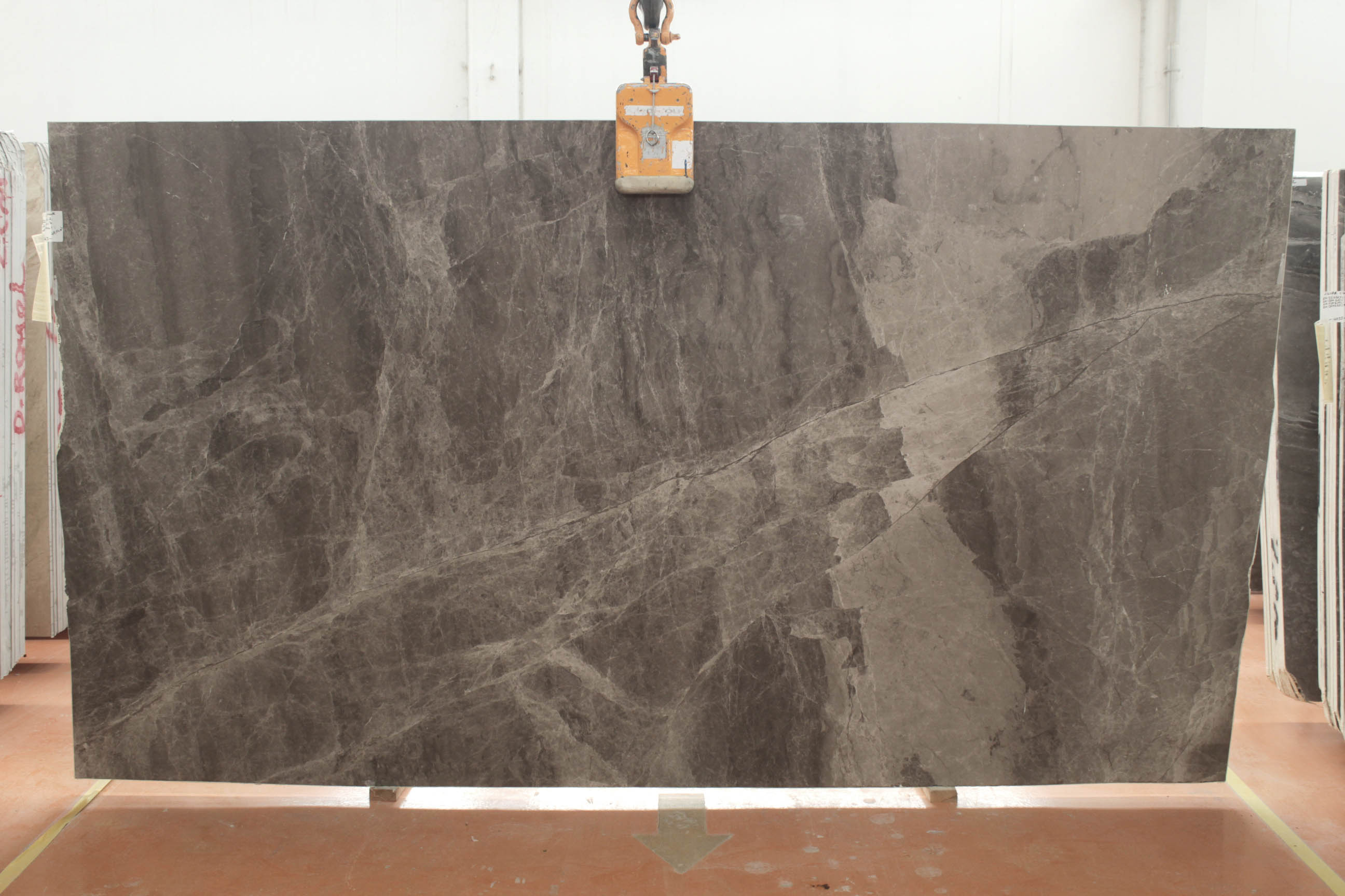 MAGIA MARONE 2 CM POLISHED