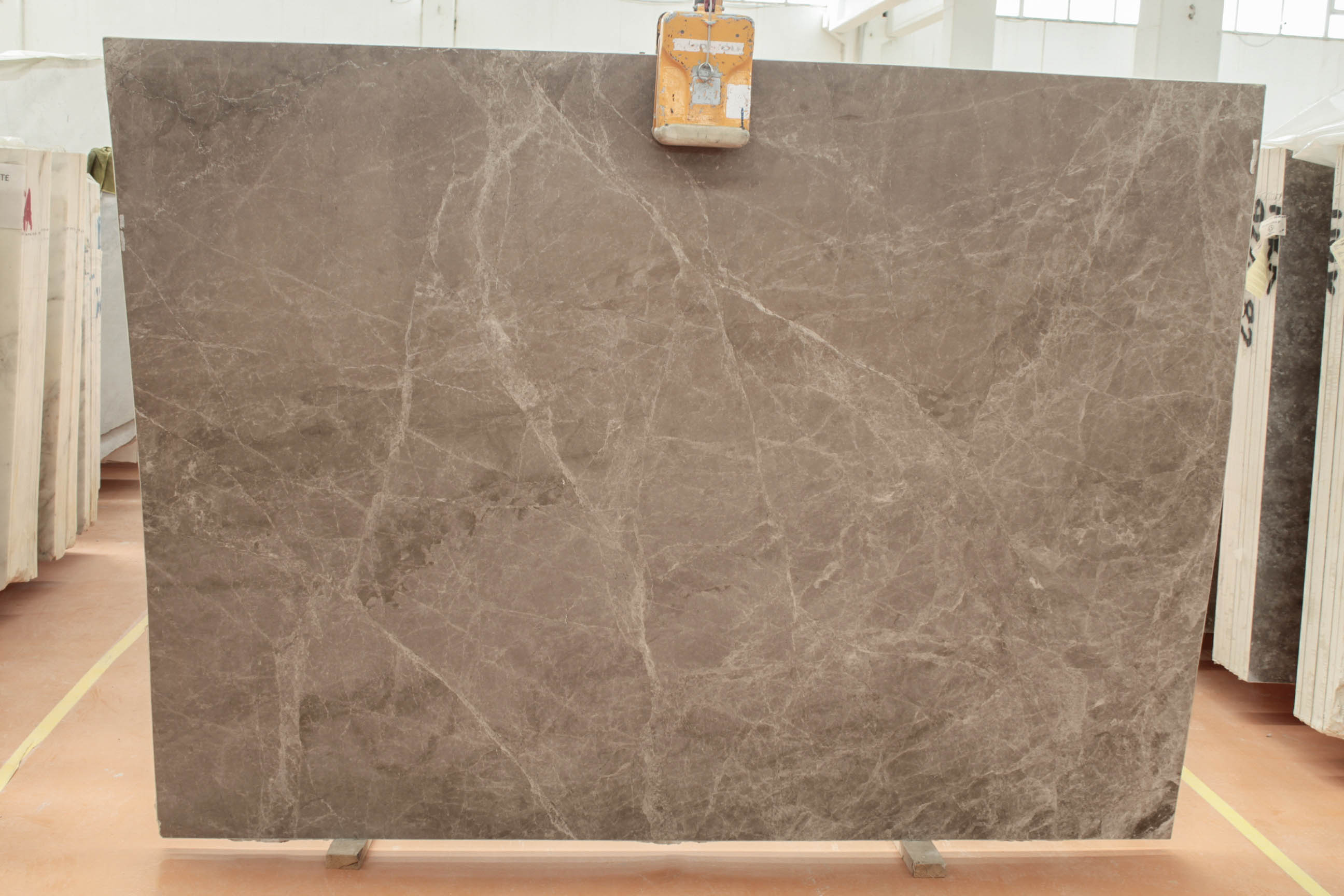 MAGIA MARONE 2 CM POLISHED