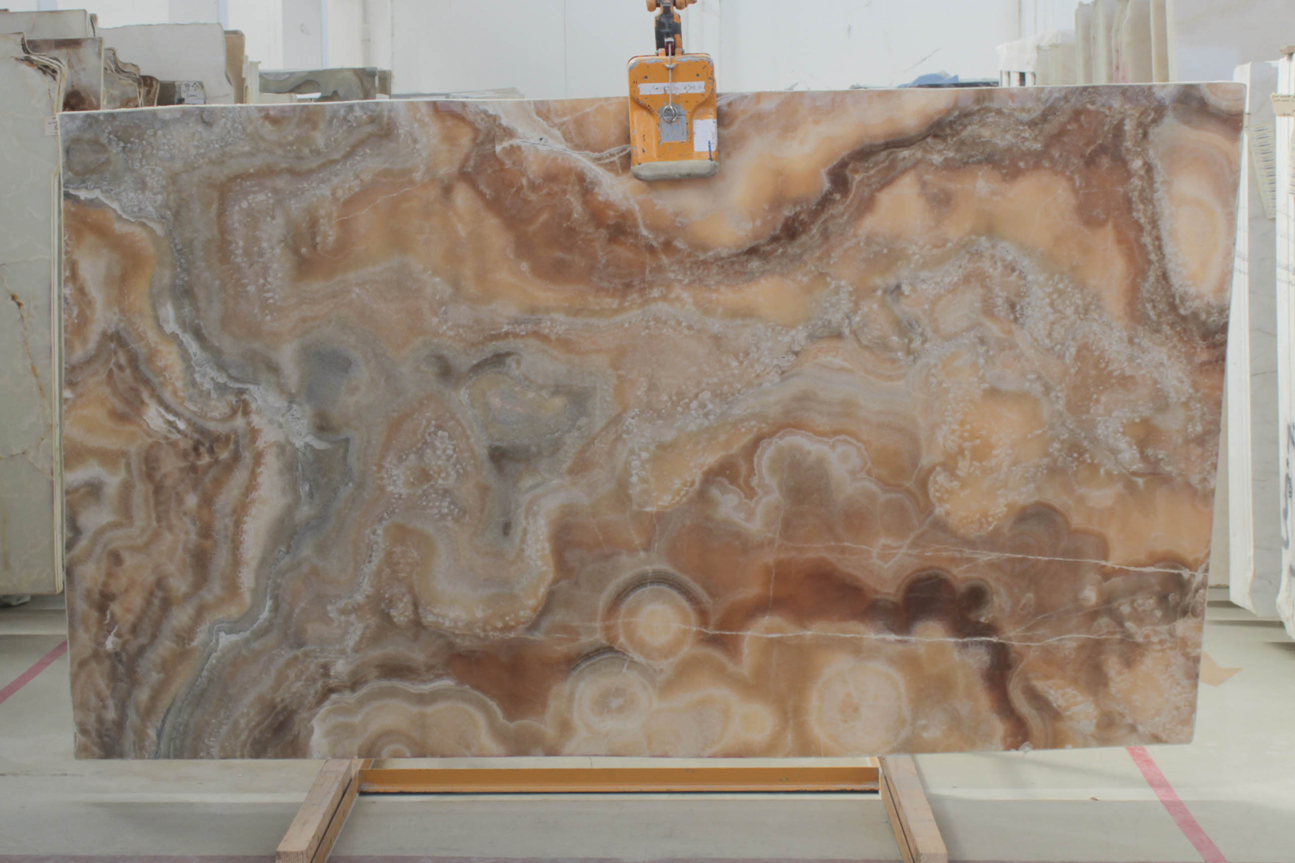 ONYX-12    2 CM POLISHED