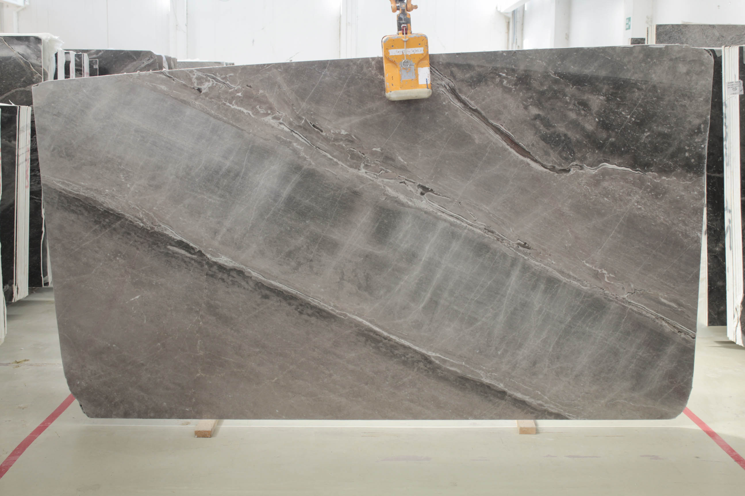 SILVER CLOUDY BOOKMATCH 2 CM POLISHED